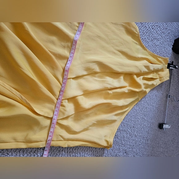 Pretty Garden Satin Dress - Picture 3 of 5